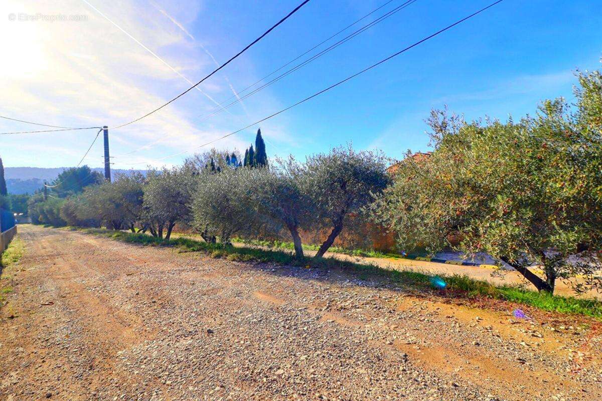 Maison à CUGES-LES-PINS