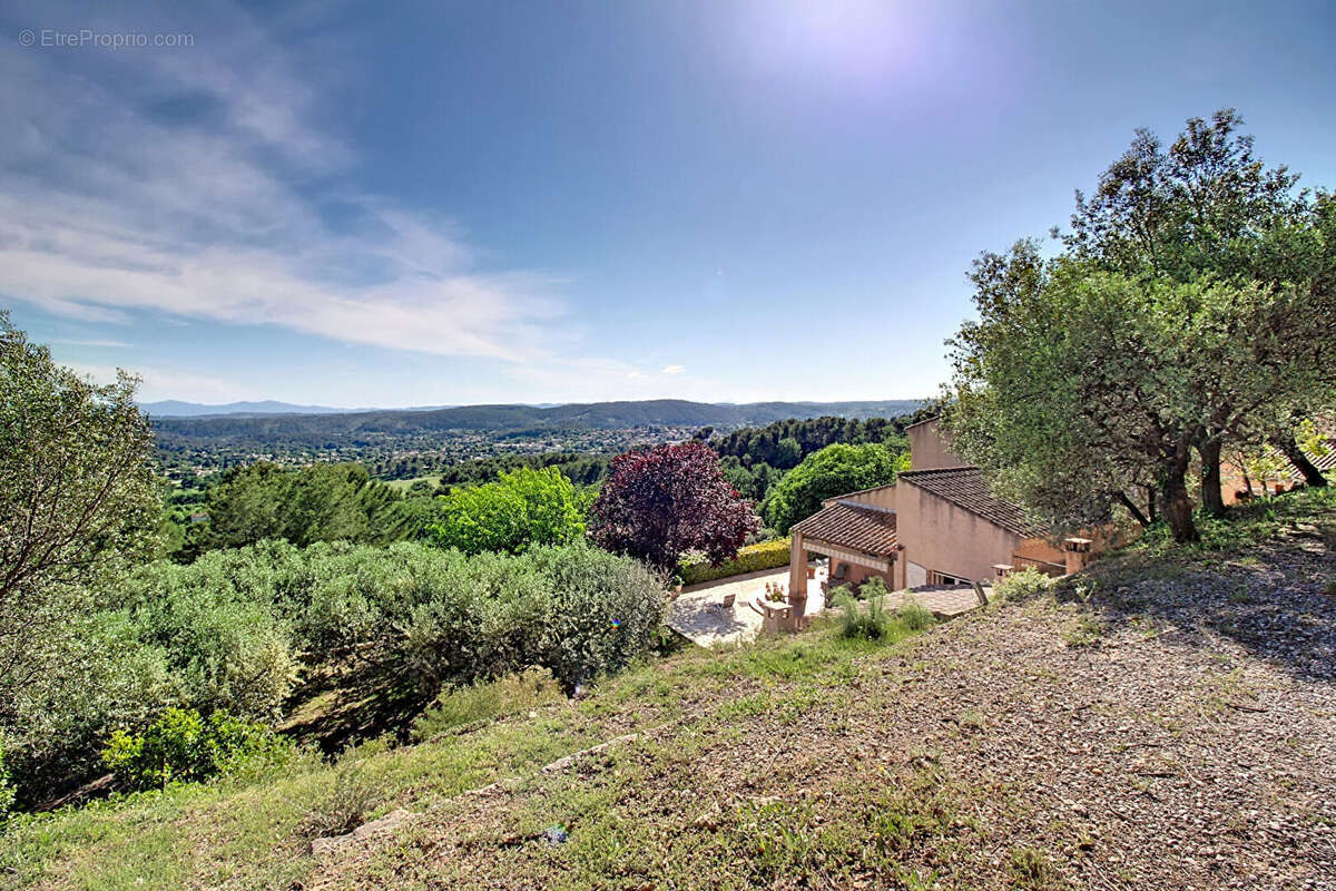 A VENDRE EN EXCLUSIVITE à Draguignan - Maison 4 pièces Lumineuse et calme avec belle vue - photo 7