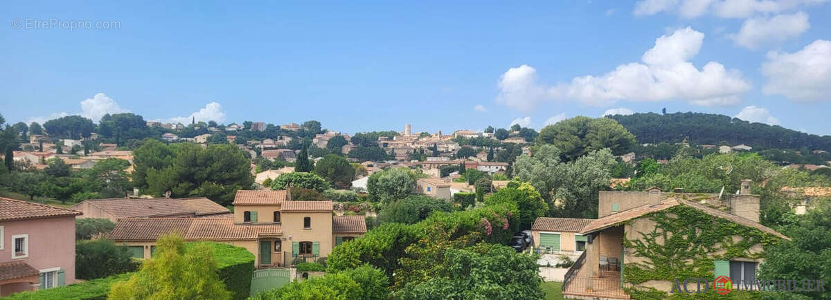 Maison à VELAUX