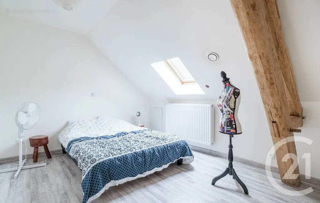 Maison 290 m² à Montigny-Les-Monts  - photo 8