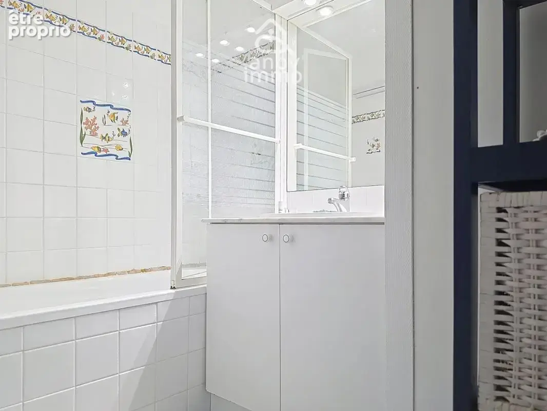 LA FLOTTE centre T2 avec chambre et coin nuit  44m2 vue mer - photo 6
