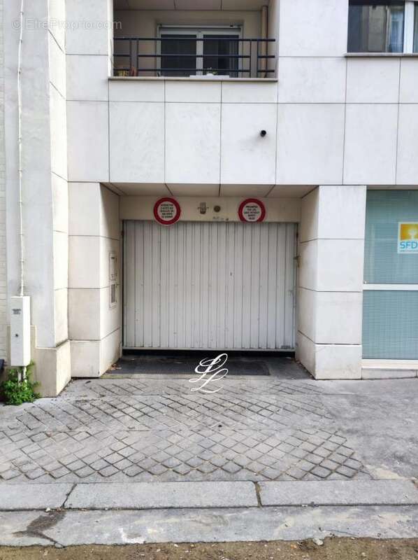 Parking à PARIS-15E