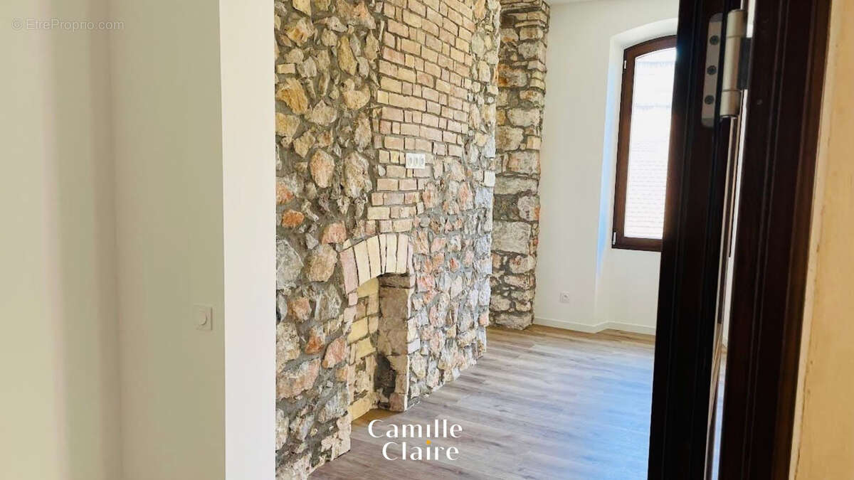 Appartement T4 92 m2 refait à neuf - photo 2