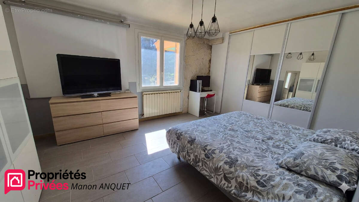 **Maison 4 pièces à Signes édifiée sur 3000m² de terrain** - photo 5