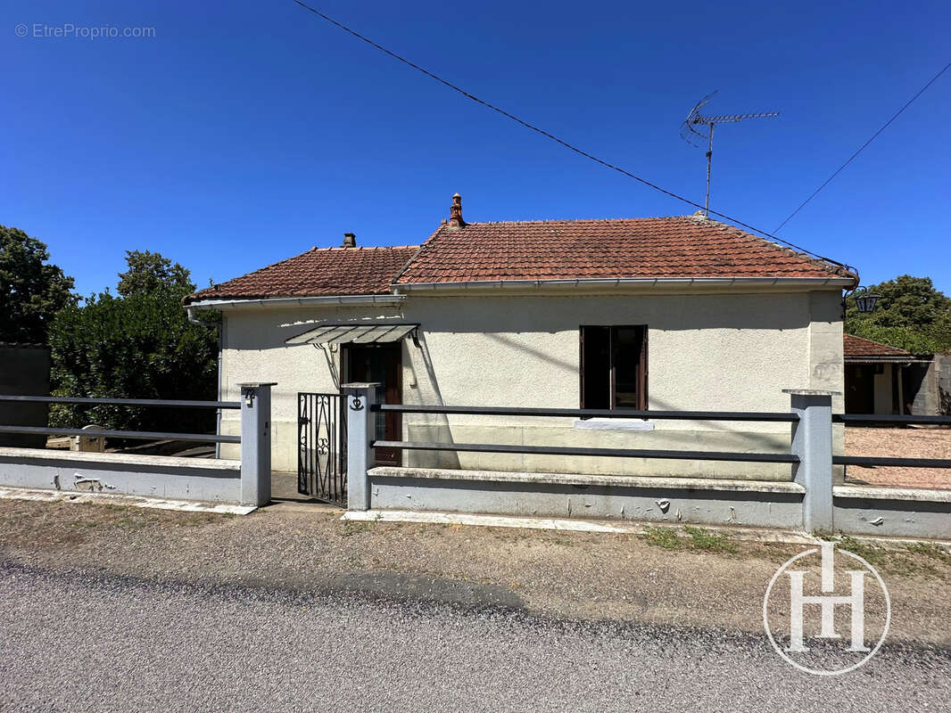 Maison à SAINT-AMAND-MONTROND