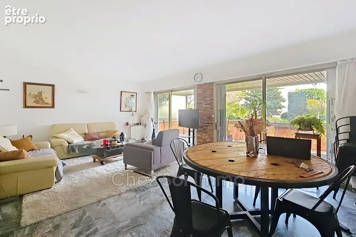 Appartement à SAINT-LAURENT-DU-VAR