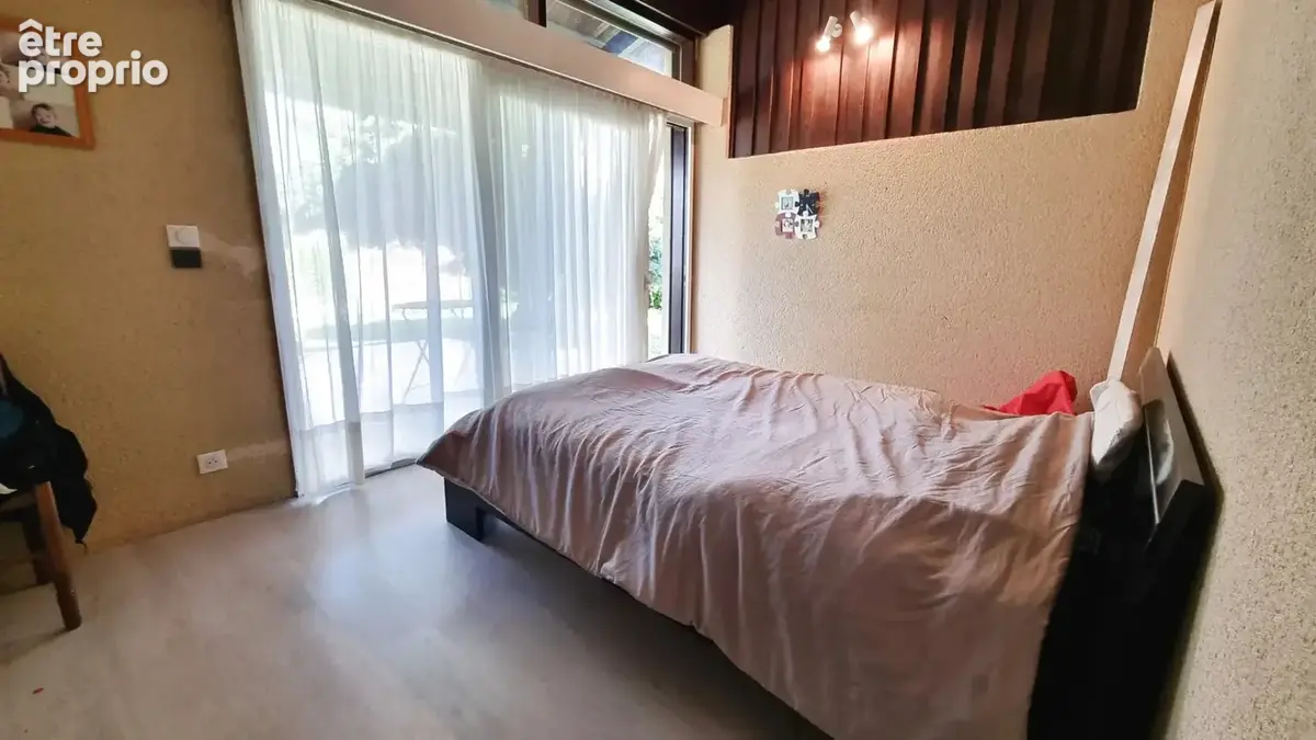 Maison d'architecte avec terrain, piscine et garage - photo 5