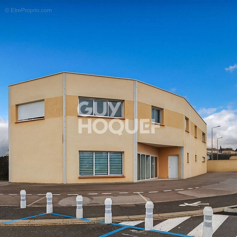 Commerce à SAINT-CYPRIEN