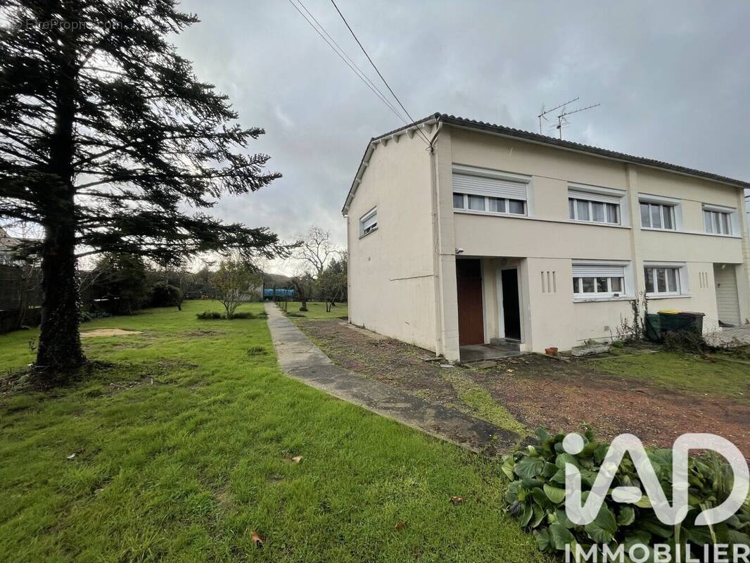 Photo 1 - Maison à MAGNAC-SUR-TOUVRE