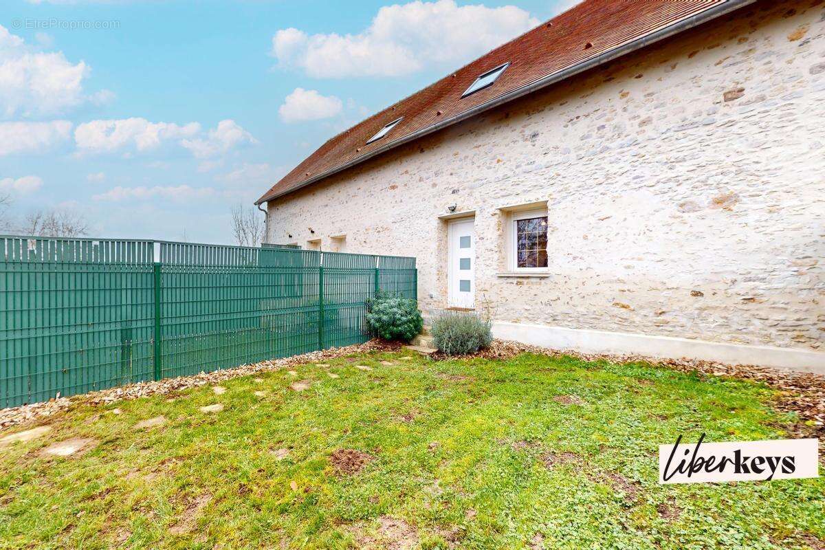 Maison à THOIRY