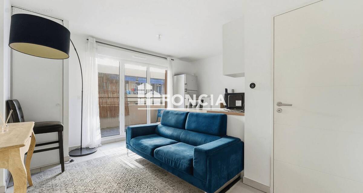 Appartement à SAINT-LAURENT-DU-VAR