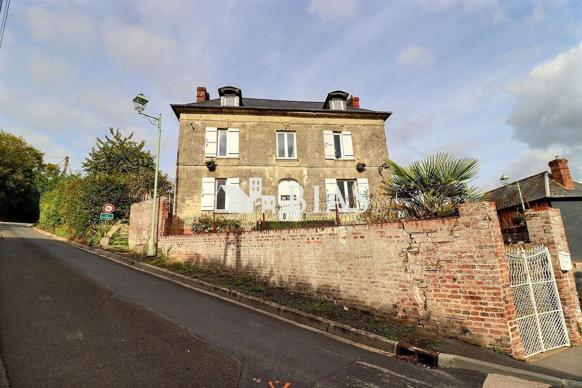 Maison à PONT-L'EVEQUE