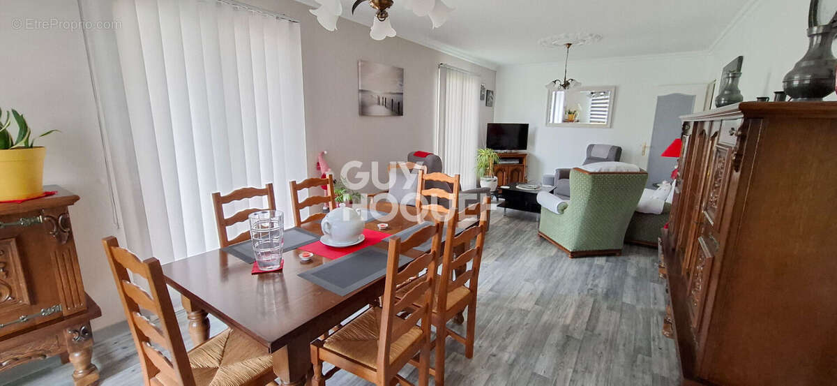 Maison à CAMPAGNE-LES-WARDRECQUES