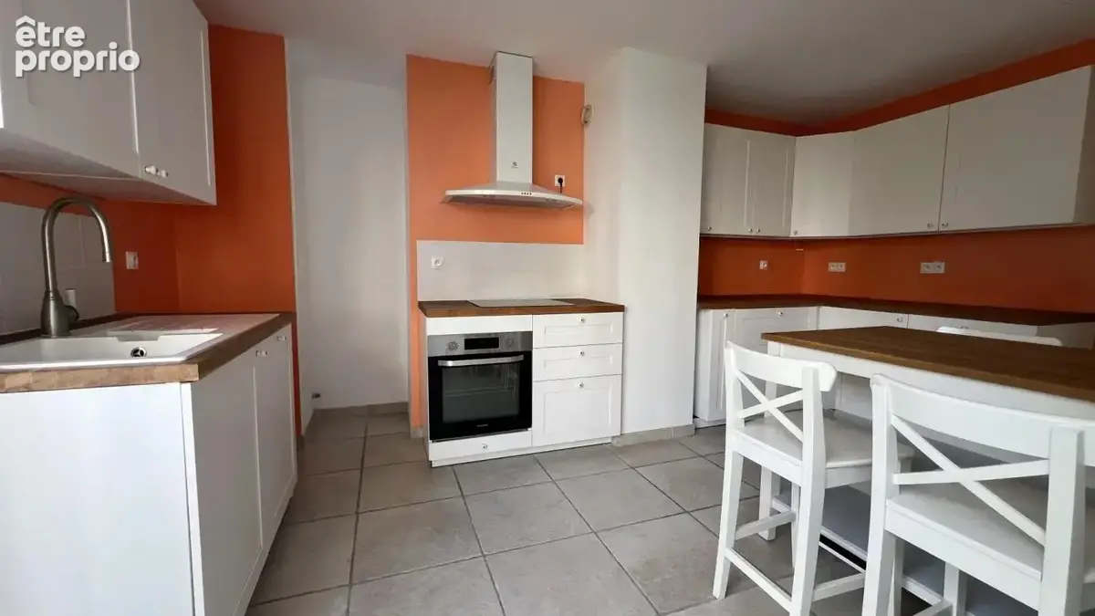 F3 de 70 m² avec balcon 14 m² - photo 4