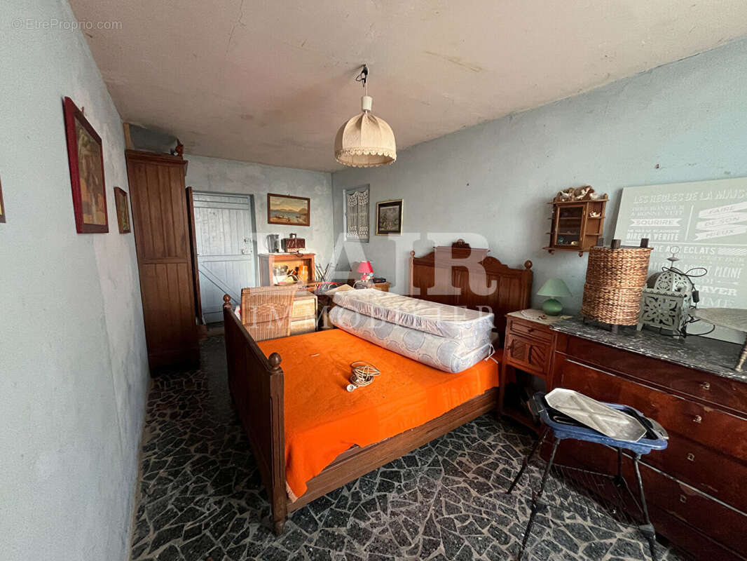 Maison à LE MELE-SUR-SARTHE