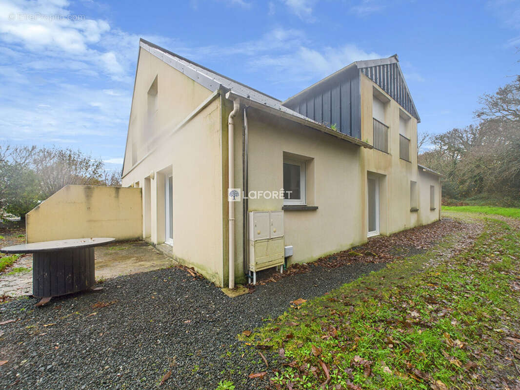 Maison à POULDREUZIC