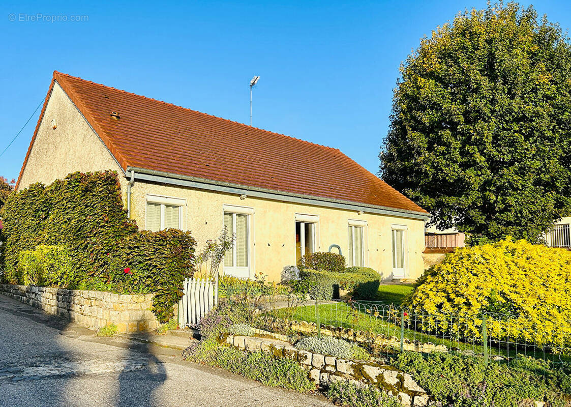 Maison à MONTIGNY-SUR-LOING