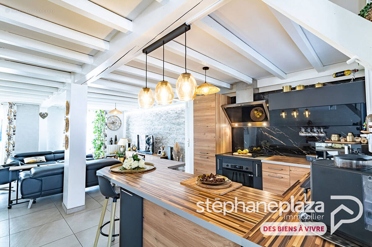 Maison à VILLARS-LES-DOMBES