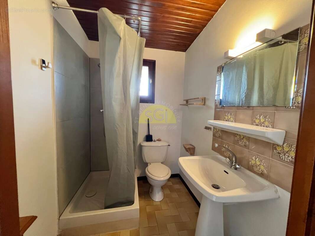 Maison à SAINT-GENIS-DES-FONTAINES