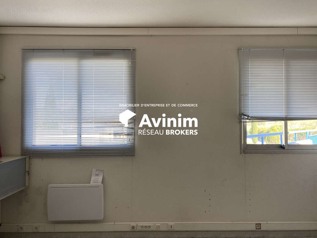 Commerce à TOURRETTES