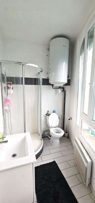 Appartement à EZANVILLE