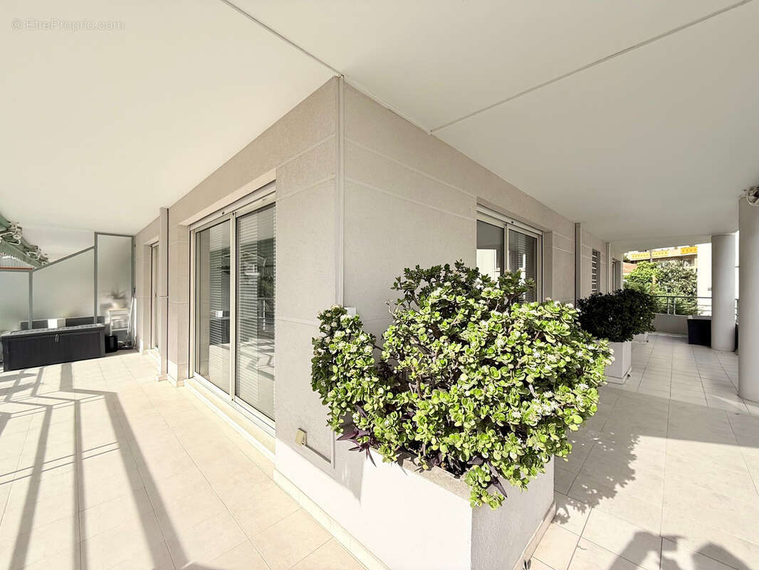 Appartement à LE CANNET