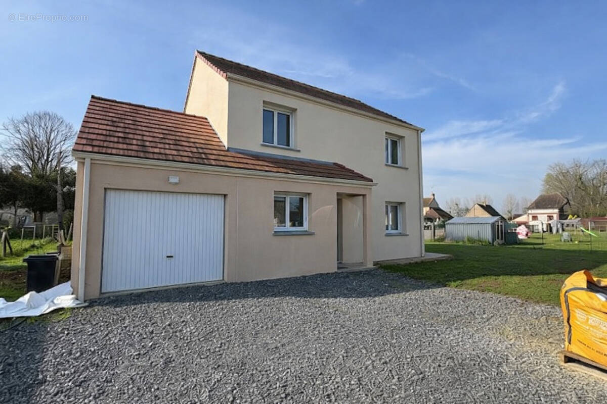 Maison à SAINT-PIERRE-SUR-DIVES