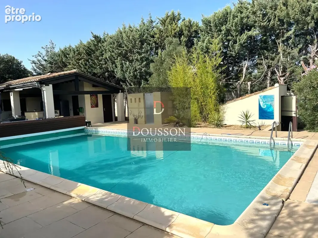 Villa avec dépendances et terrain constructible à Saint-Siffret - photo 15