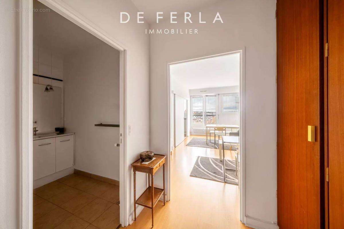 Appartement à PARIS-14E