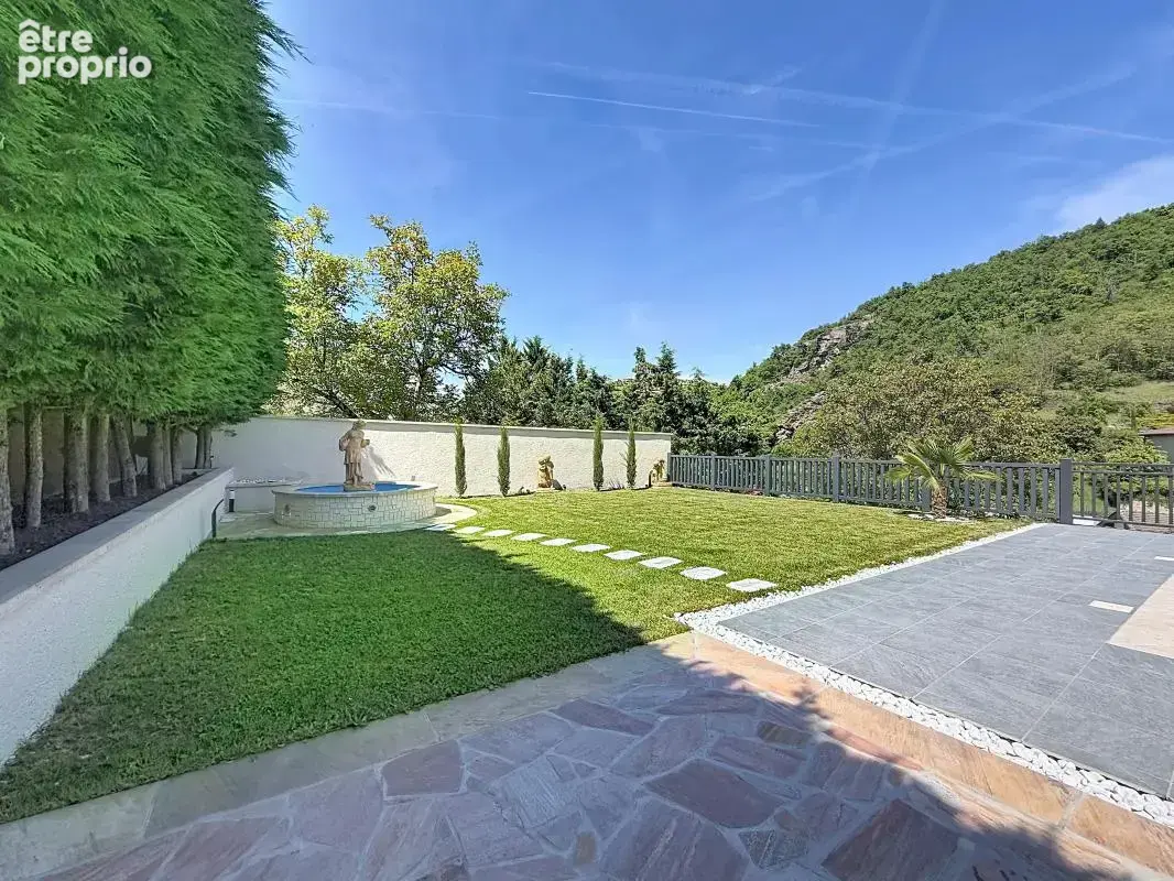 Maison 4 pièces 135 m² à vendre à Genilac (42800) - photo 3