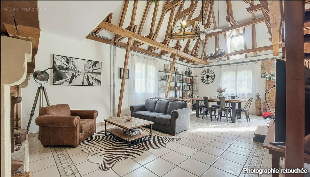 Maison à SAINT-PIERRE-DE-CHIGNAC