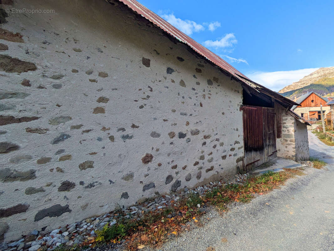 Maison à SAINT-MICHEL-DE-CHAILLOL