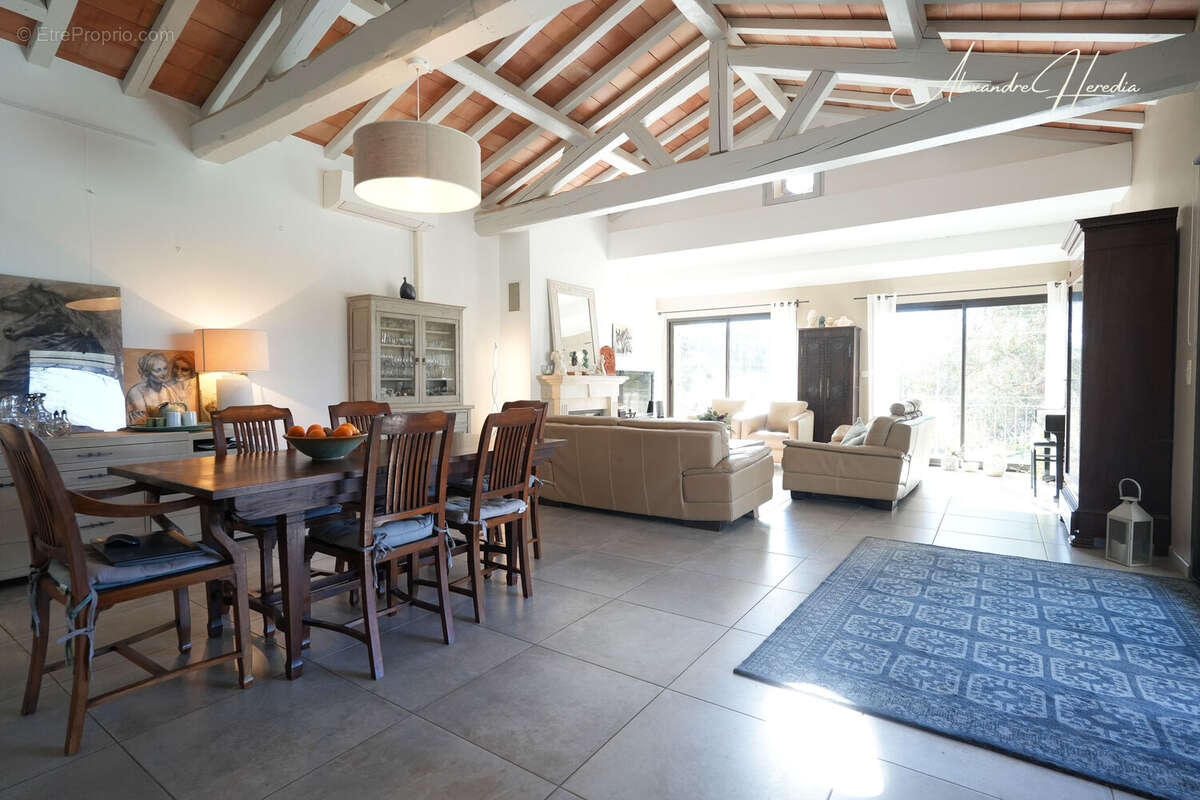 Maison à SAINT-QUENTIN-LA-POTERIE