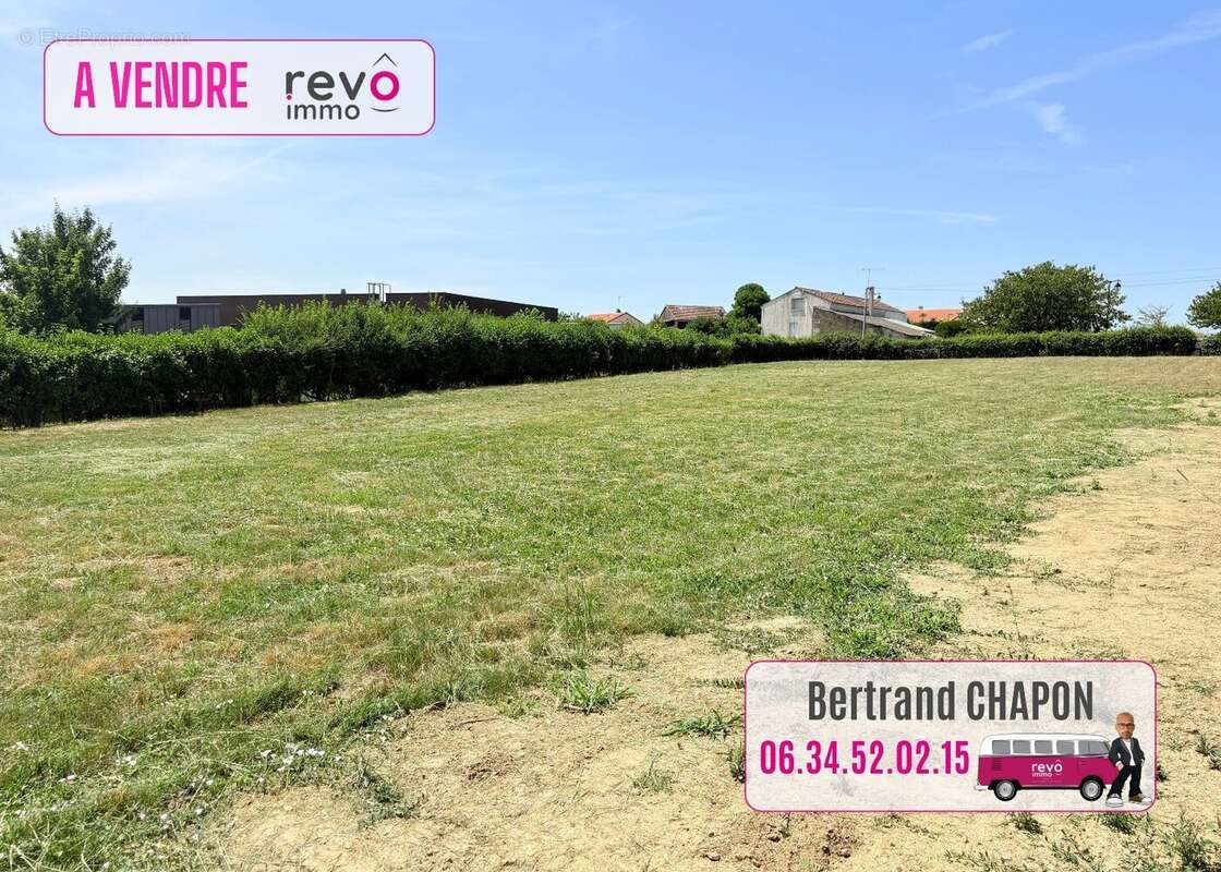 terrain à bâtir de 1600m² à découper en 3 lots - photo 2