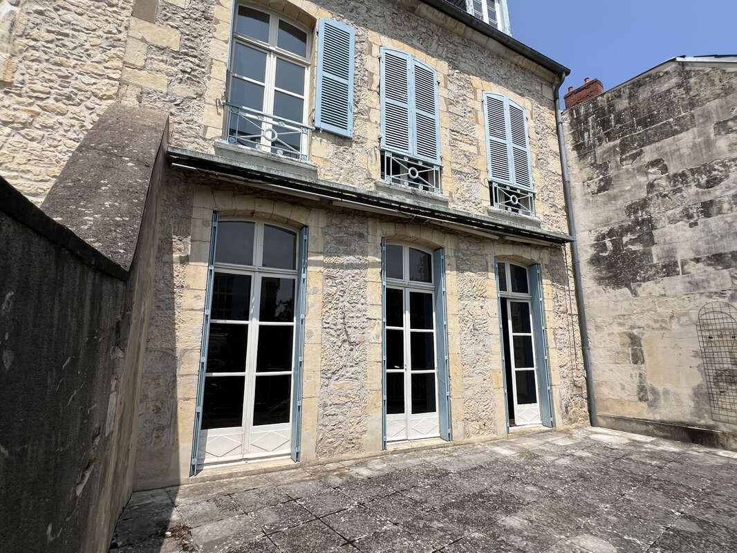 Splendeur historique au coeur de Nevers, hôtel particulier du XVIIe siècle, avec jardin et terrasse. - photo 35