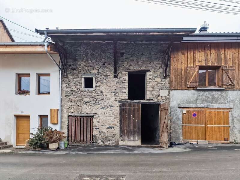 Maison à ALLINGES