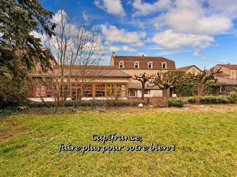 Maison à LA CLAYETTE