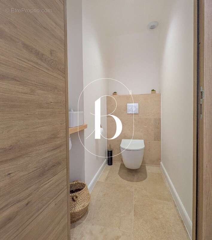 Maison à SAINT-PRIVAT-DE-CHAMPCLOS