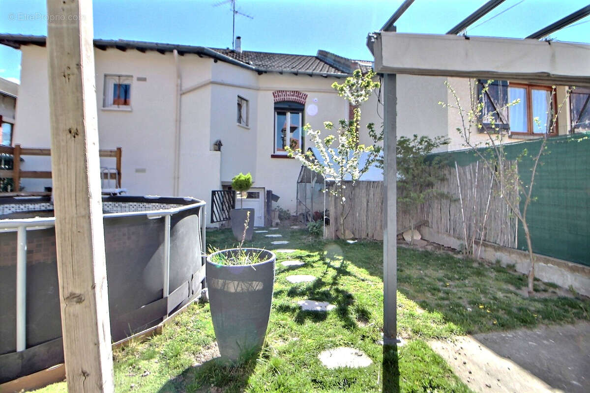Maison à RIORGES