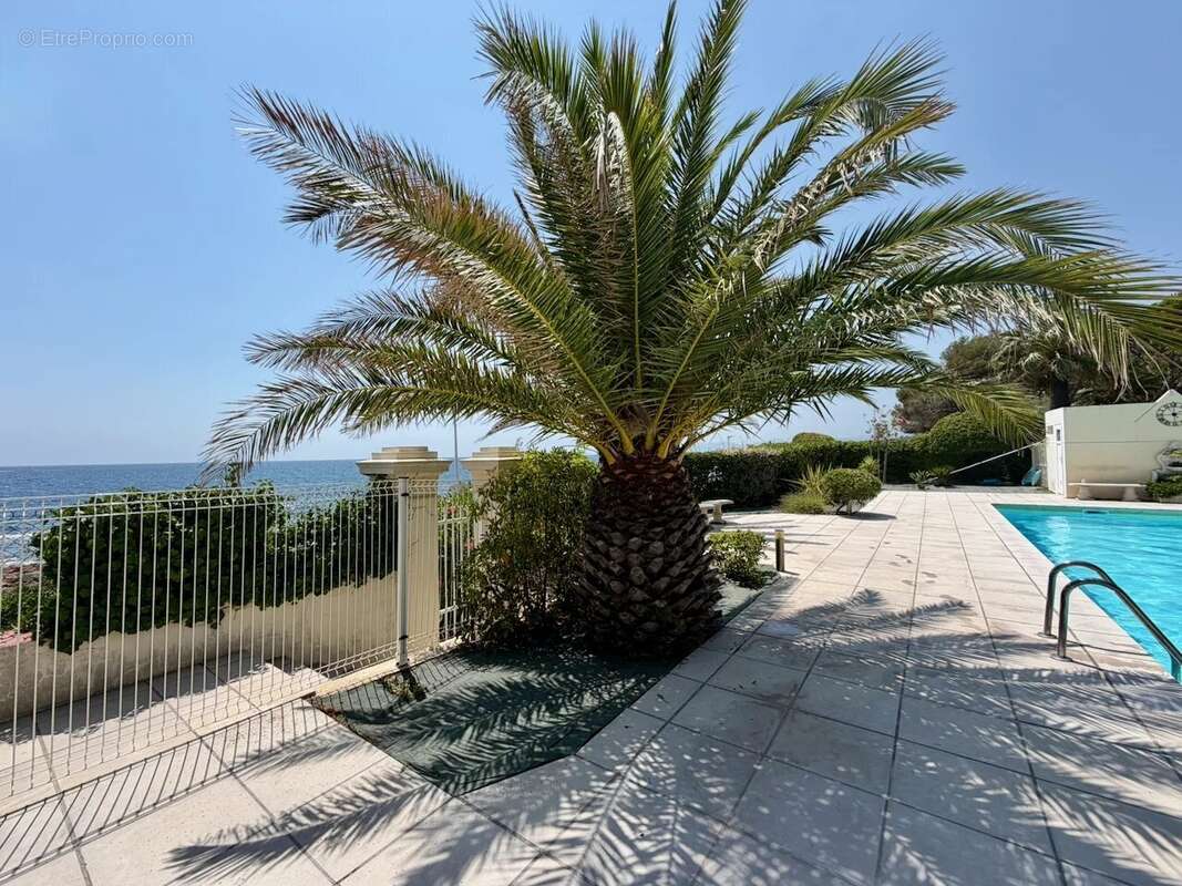Appartement avec jardin privatif dans la prestigieuse Villa Palladio - photo 3