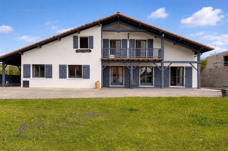 Maison à BIAUDOS