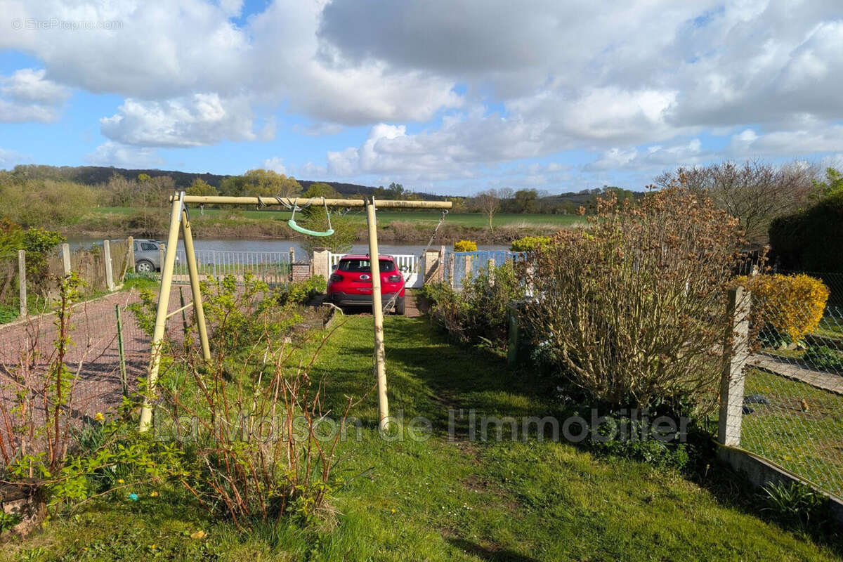 Maison à CRIQUEBEUF-SUR-SEINE