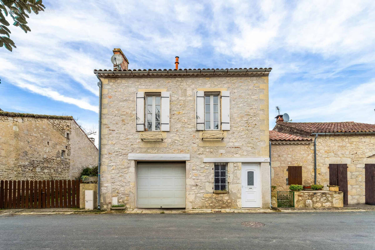 Maison à BEAUVILLE