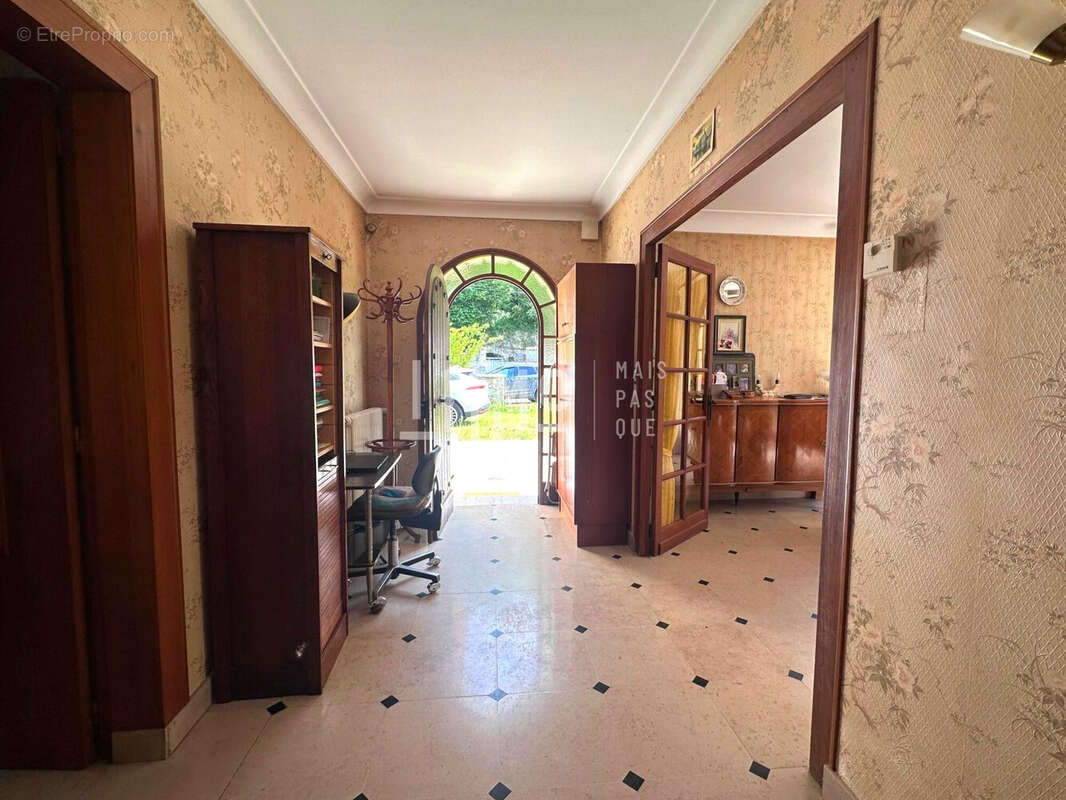 Maison à LA CHARTRE-SUR-LE-LOIR