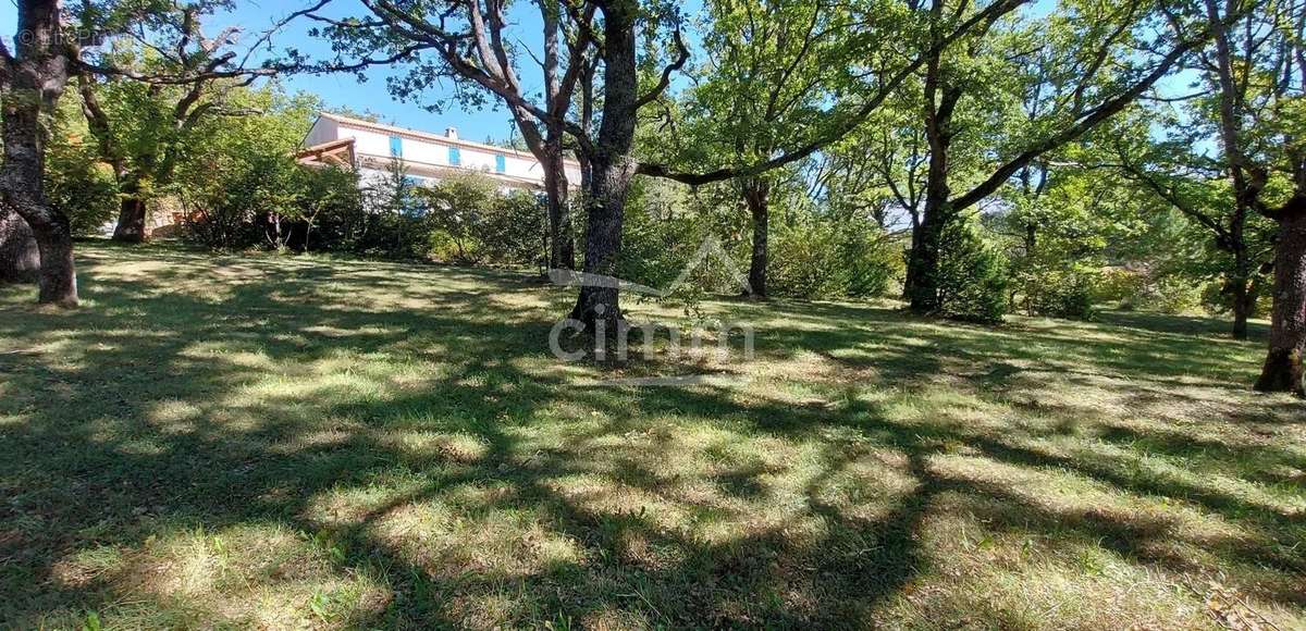 Maison à CHATEAUNEUF-DE-CHABRE