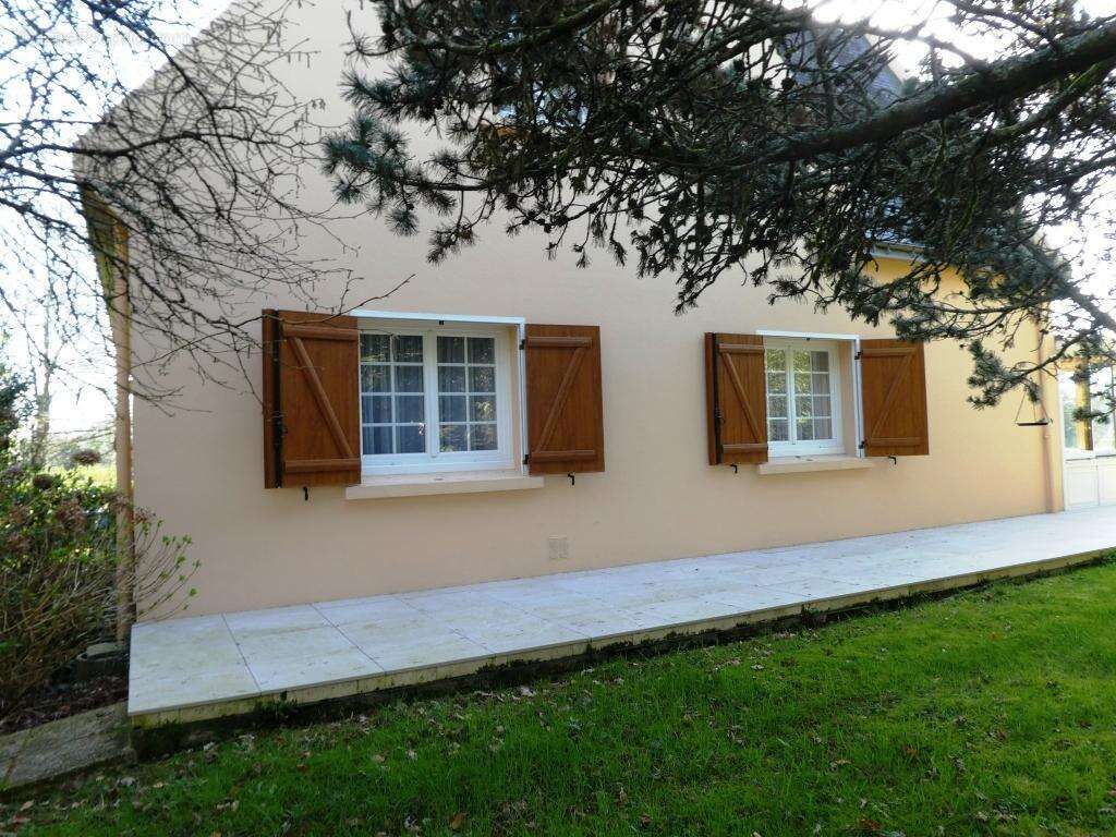 Maison à SAINT-CARADEC-TREGOMEL