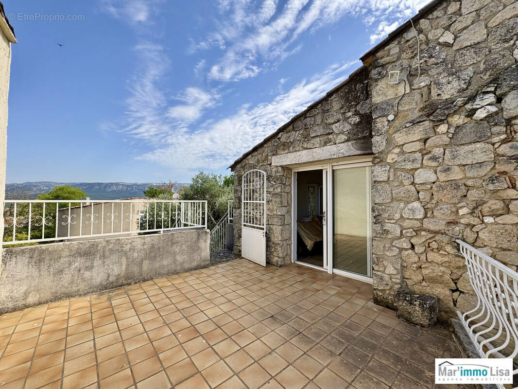 Appartement à MALLEMORT