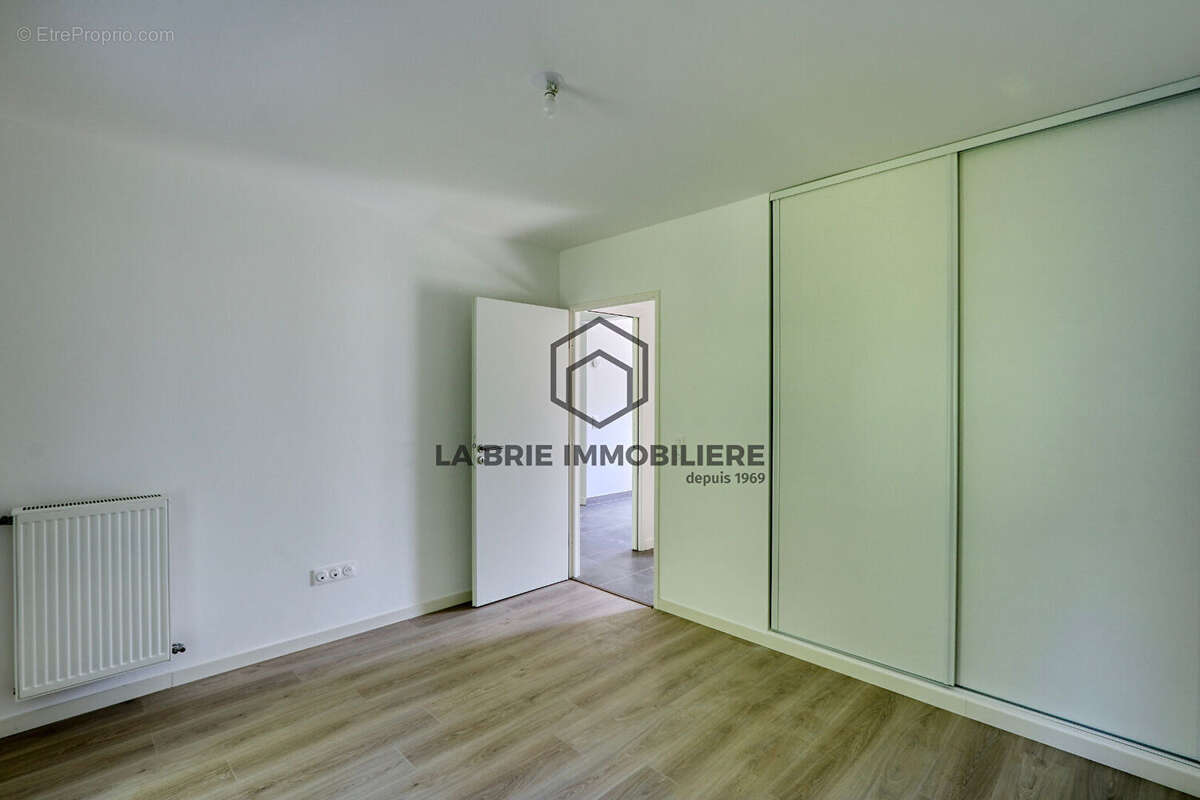 Appartement à RUBELLES