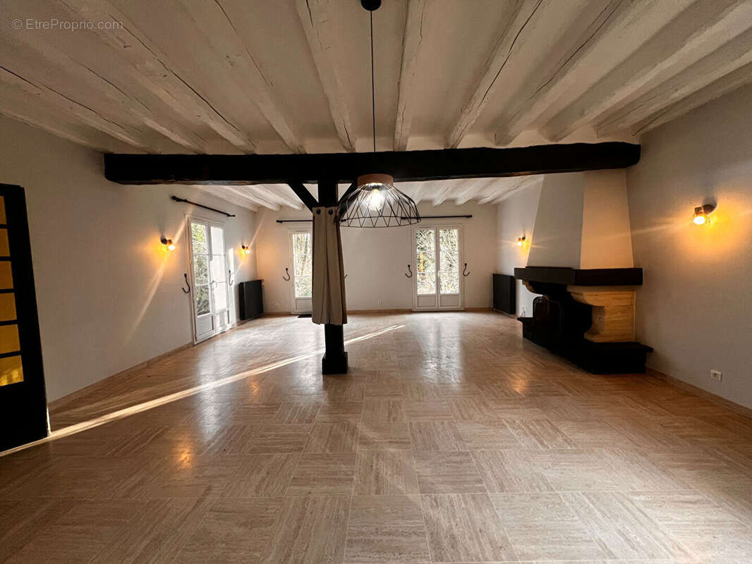 Maison à AUMONT-EN-HALATTE