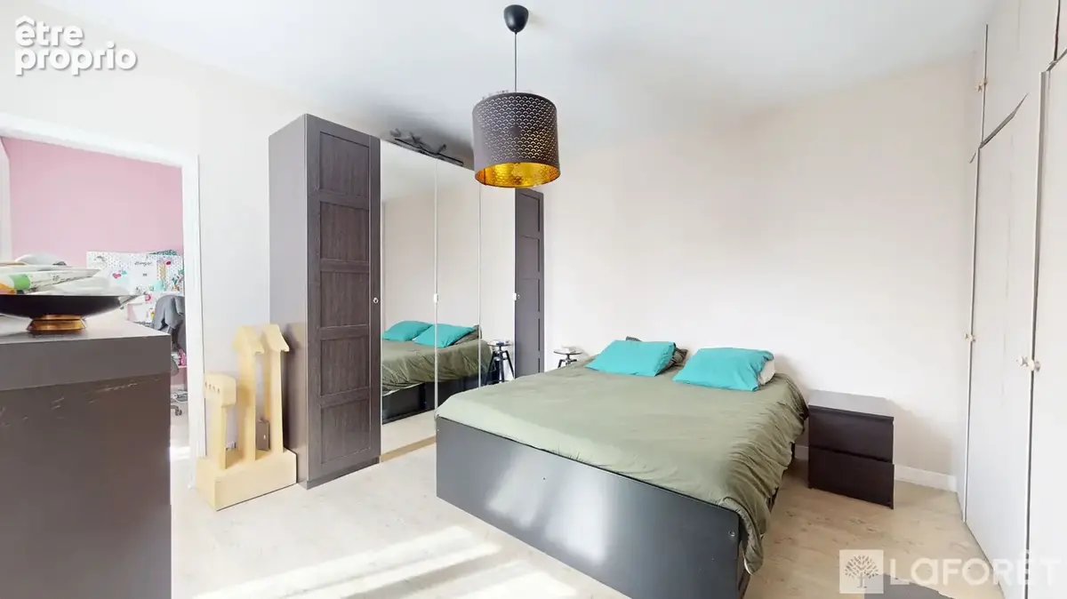 A VENDRE - Jolie Maison de ville avec Cour et garage - photo 10